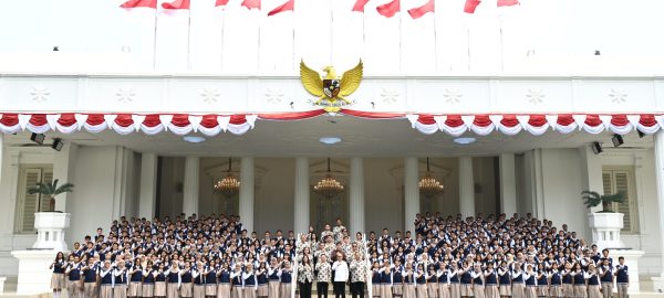 Istana Untuk Anak Sekolah (1)