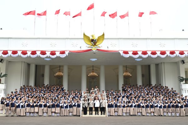 Istana Untuk Anak Sekolah (1)